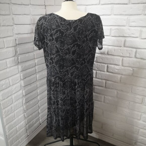 Jane & Delancy Ladies Size Large Black & Grey Pattern Short Sleeves Flowy Dress - Picture 2 of 8
